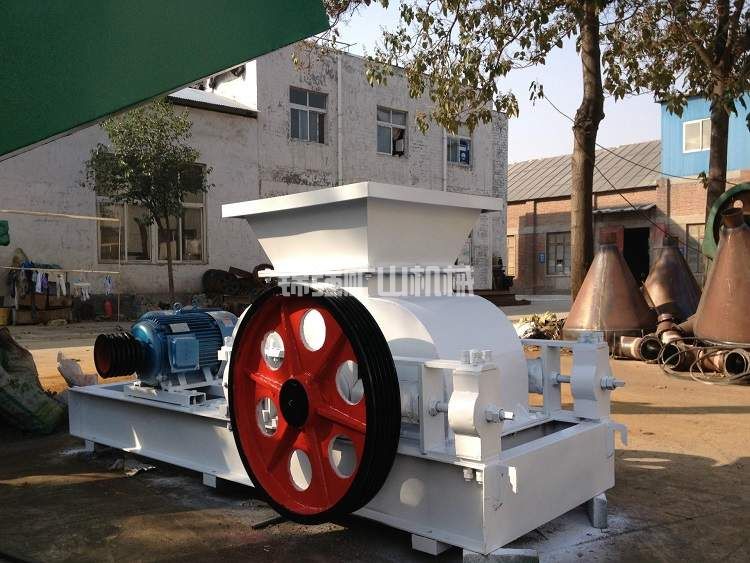 對輥粉碎機(圖1) 對輥粉碎機(圖1)