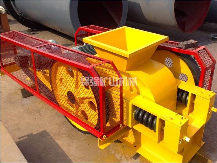 對輥粉碎機(圖3) 對輥粉碎機(圖3)